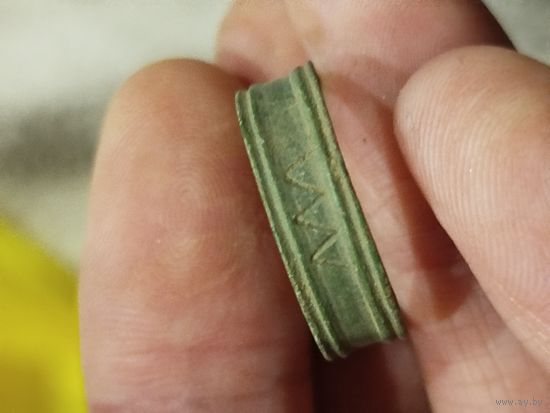 Красивое старое кольцо с узорами