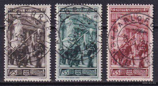 181. Ватикан. 100 лет Палатинской гвардии. Серия. Mi.##171-173.