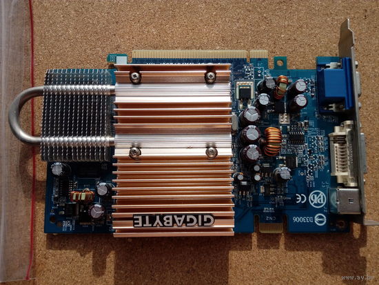 GIGABYTE GeForce 7300 GT 256 Мб DDR2