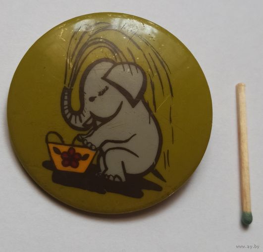 Значок - слоник