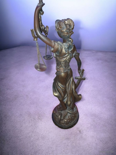 Скульптура фемиды богиня правосудия