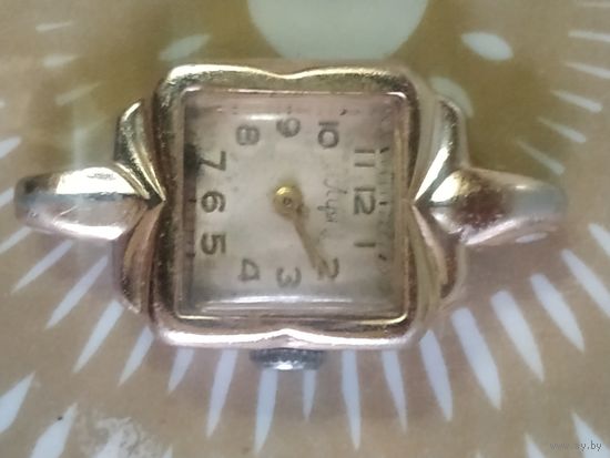 Часы наручные  ЛУЧ  . В ремонт,коллекцию,на запчасти. Состояние на скане.