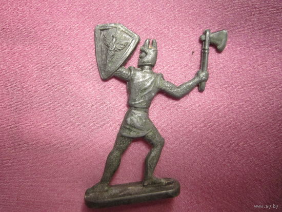 Солдатик . Викинг 1 . Олово . Герб . Солдат .