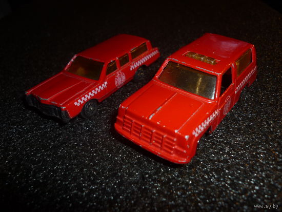 2 машинки. Старый Китай. масштаб 1:64.