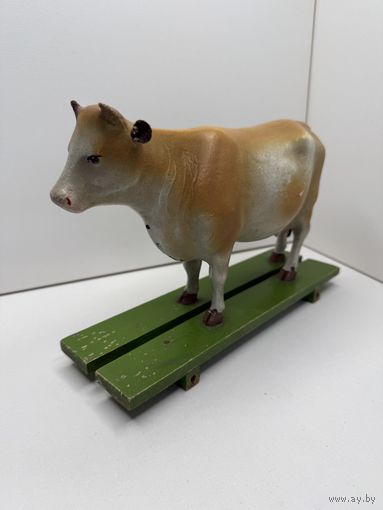 Редкая старинная игрушка коровка Зорька