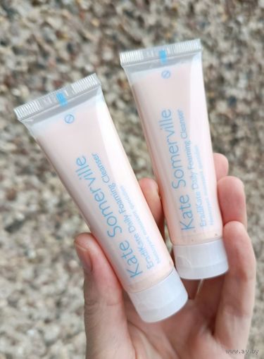 Средство для очищения лица Kate Somerville EradiKate Daily Foaming Cleanser 30 ml (1/4 полноразмера)