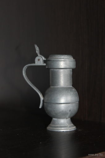 Оловянный, декоративный, миниатюрный кувшин.