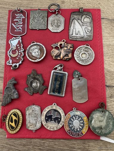 Брелоки.цена за все.