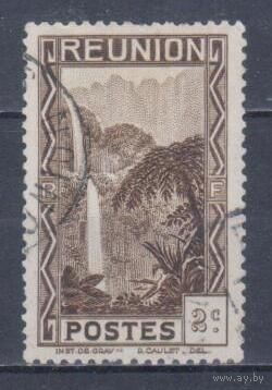 [110] Французские колонии.Реюньон 1933. Водопад.2с. Гашеная марка.