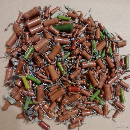 Резистор микс, более десятка наминалов, цена за 400+ штук