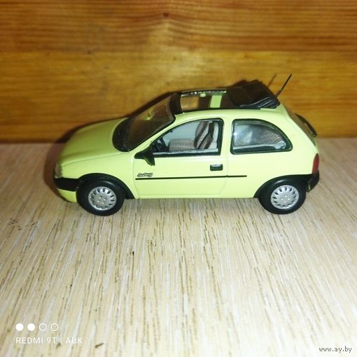 Модель OPEL CORSA B.1:43