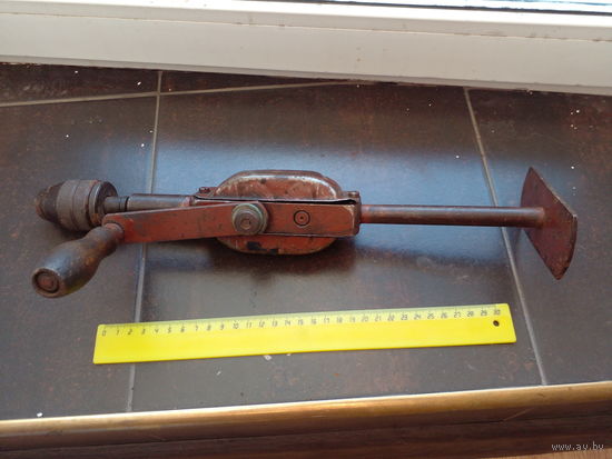 Дрель ручная, рабочая. 40 см