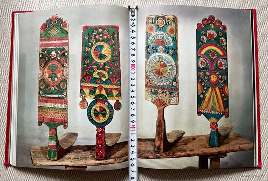 Книга по искусству Русские прялки