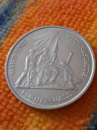 ГДР 10 марок 1972 Мемориал Бухенвальд, N15