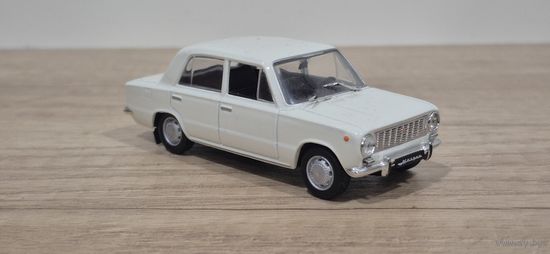ВАЗ-2101 "ЖИГУЛИ". Автолегенды СССР