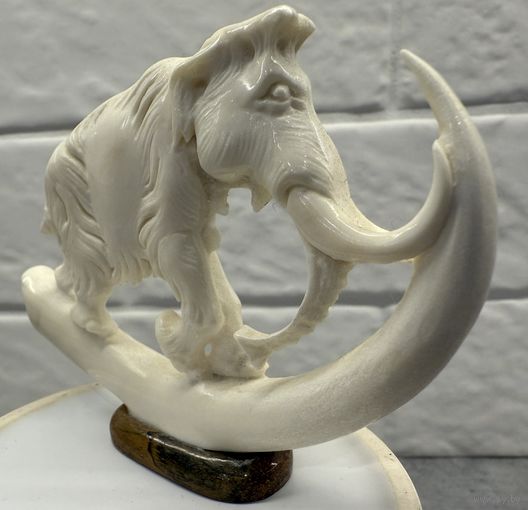 Фигурка из БИВНЯ МОРЖА. 4 Распродажа коллекции!!!