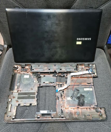 Ноутбук Samsung NP355E5C. Можно по частям. 1962