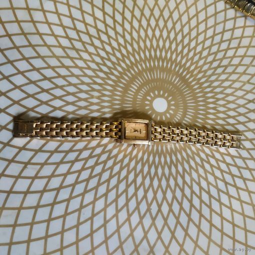 Часы наручные с браслетом РЕКОРД НЕОН , тикают. Состояние на скане.