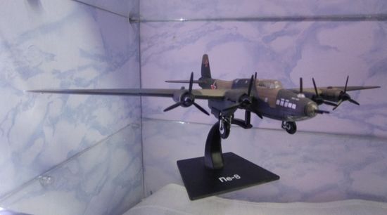 Редкая модель самолёта ПЕ-8 в 1/144 масштабе (металл)