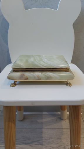 Шкатулка из оникса