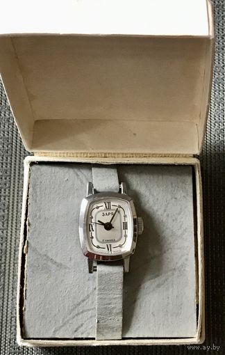 Часы наручные Заря