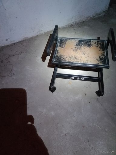 Подставка металлическая -- широкого применения