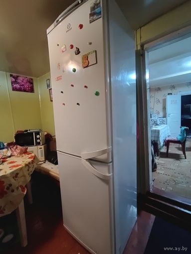 Холодильник Indesit SB200 оригинал 2 метра 4 морозилки