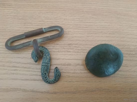 Большой подвес со змейкой + огромная пуговица. Франция, 1812 год.