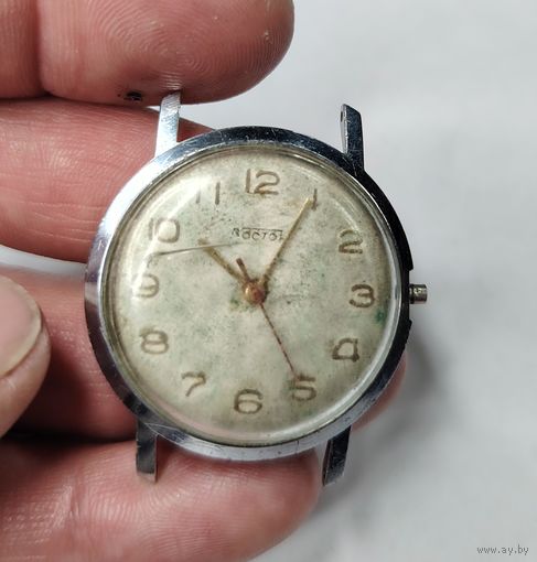 Часы СССР Восток (маятник живой), без МЦ!!