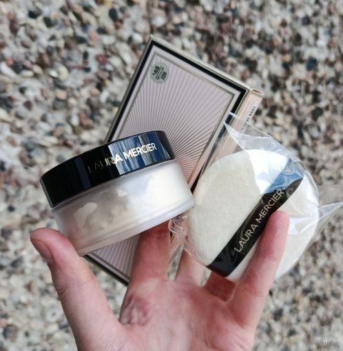 Пудра Laura Mercier Translucent Loose Setting Powder Ultra-Blur Translucent 20 gr + фирменная пуховка в комплекте
