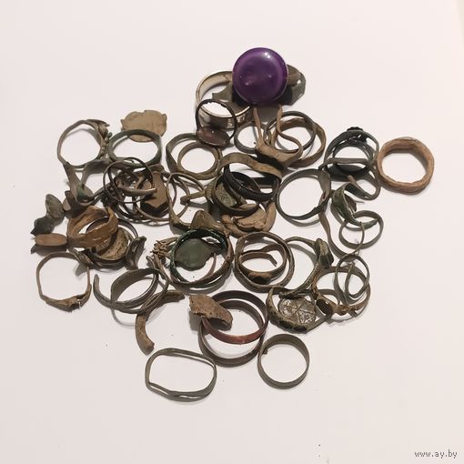 Лот колец , перстней и щитков. Более 50 шт . #8