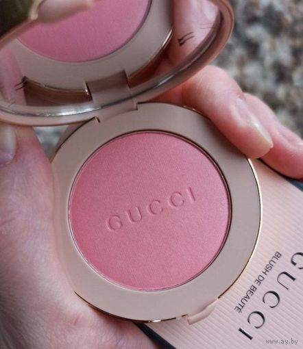 Румяна Gucci Blush De Beaute 5.5 gr в оттенке 04 Bright Coral