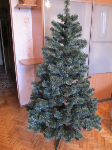 Сосна искусственная (2 части, высота 200 см, диаметр 90 см, Польша)