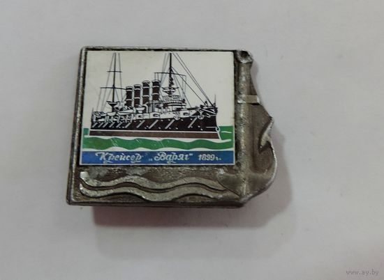 Значок фарфоровый "Крейсер Варяг" СССР.
