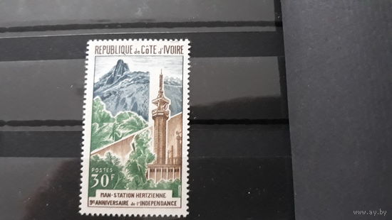 Архитектура, пейзаж горы марка Кот Дивуар