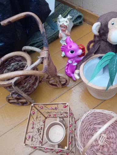 Статуэтки +