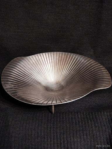 Конфетница.