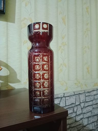 Ваза красное стекло