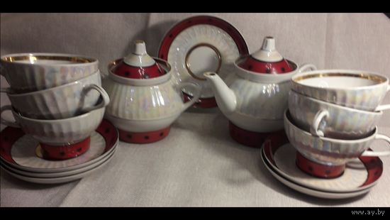 Сервиз чайный перламутровый 1980-е годы СССР (полный комплект на 6 персон) в хорошем состоянии