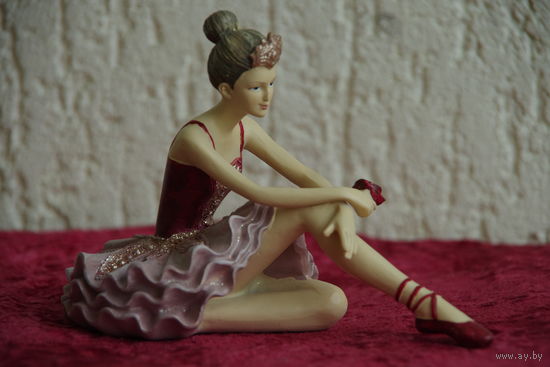 Статуэтка ( худ. пластик ) Италия