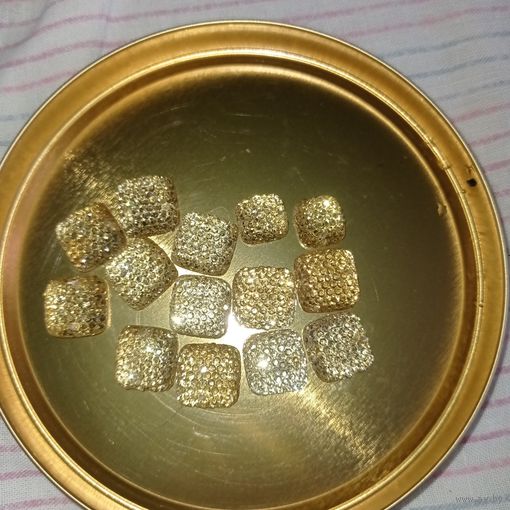 Бусины, стразы, прошивные полубусины