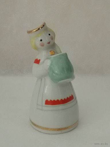 Девочка с кувшином. Рига.