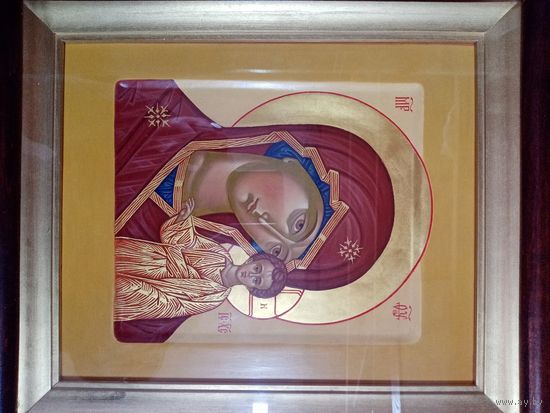 Рукописная икона "Богородица с младенцем Иисусом",  с киотом 38х33х7см. яичная темпера, левкас, золочение.