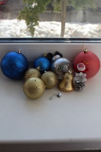 Красивые большие современные игрушки на елку
