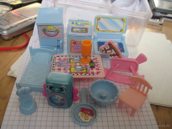 Детский игрушечный набор мебели в чемоданчике 13х10х7,5 см. Торги!