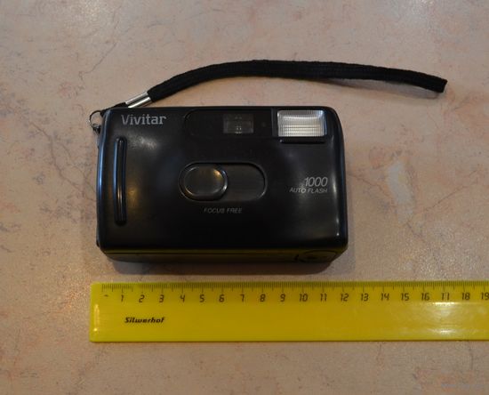 Фотоаппарат "Vivitar" 1000 AUTO FLASH.