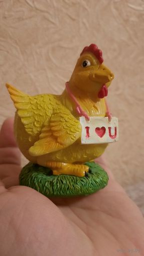 Керамическая  фигурка курицы начала 2000-х годов