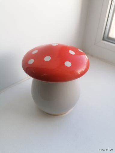 Фарфоровая статуэтка - шкатулка Гриб, Коростень, торги с Рубля