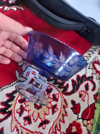 Конфетница синее стекло СССР красивая