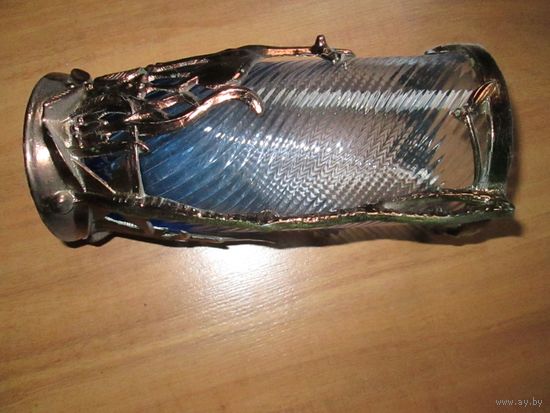 Ваза с подвазником